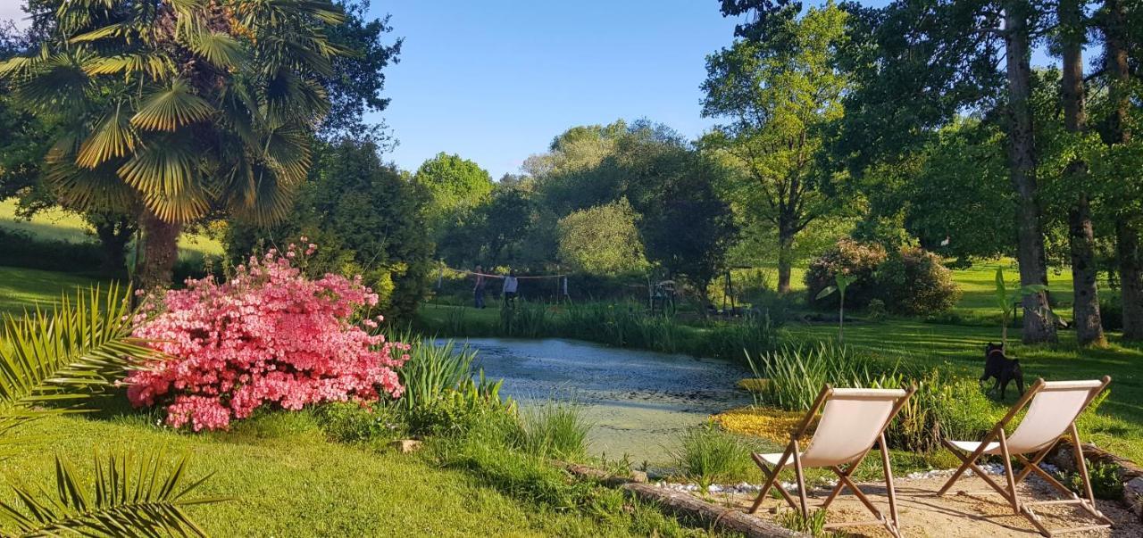 Le Vieux Moulin Gites - A Charming Stone Cottage With Garden View And Seasonal Pool Guégon Eksteriør billede